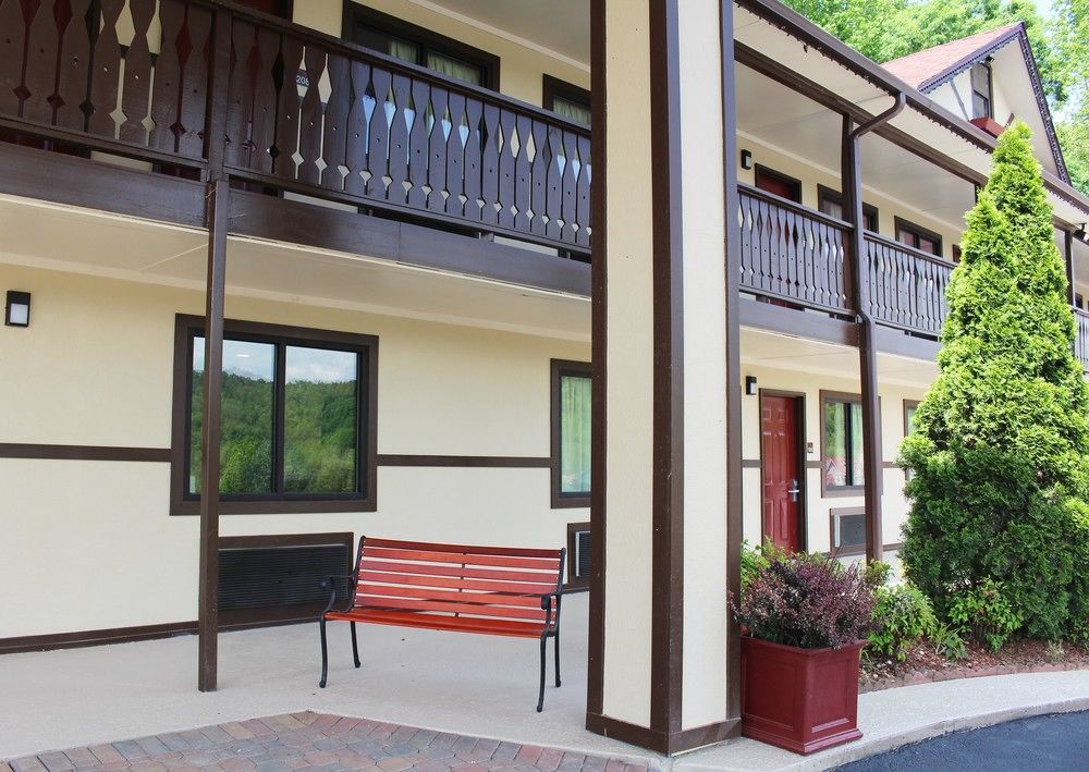 Red Roof Inn Helen Extérieur photo